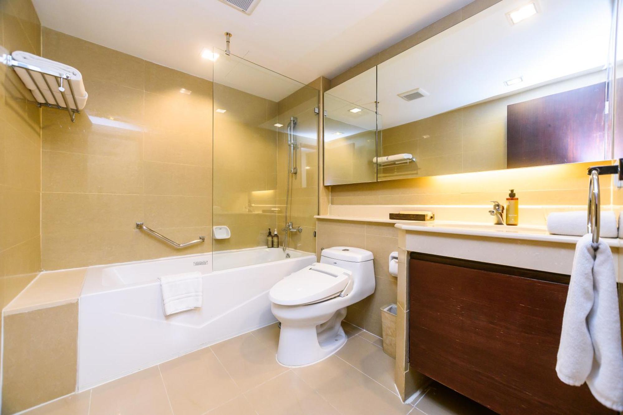 Lohas Residences Sukhumvit 2 Бангкок Экстерьер фото