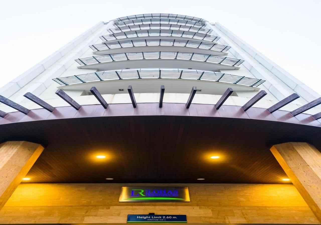 Lohas Residences Sukhumvit 2 Бангкок Экстерьер фото